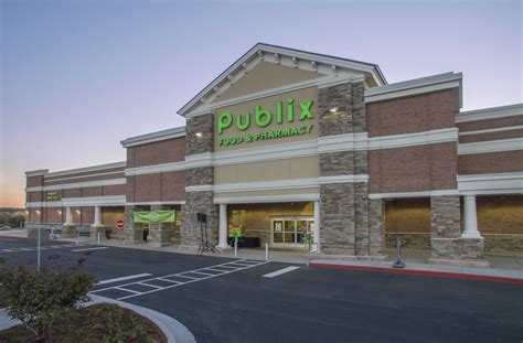 will publix be open on new year's day